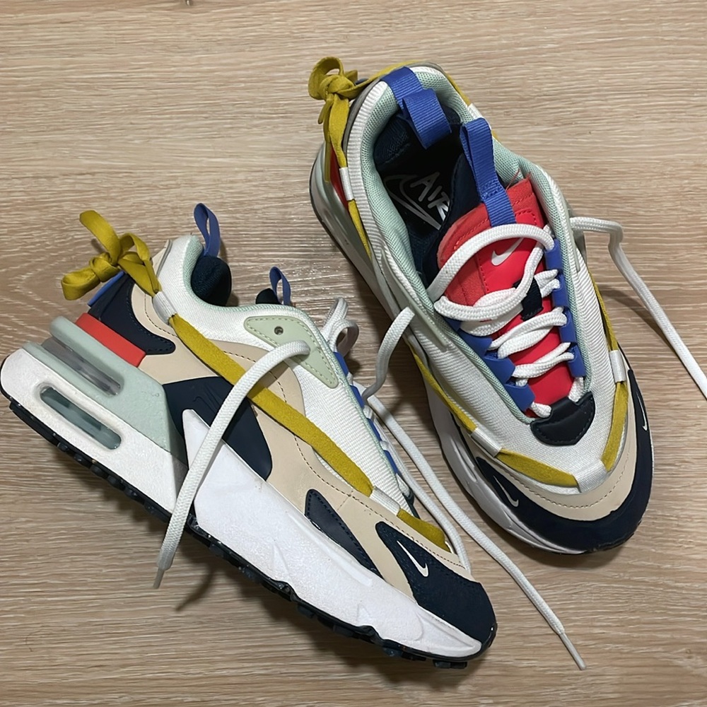 Nike air max Furyosa rattan/summit white-obsidian women’s size 6.5 / UK 4